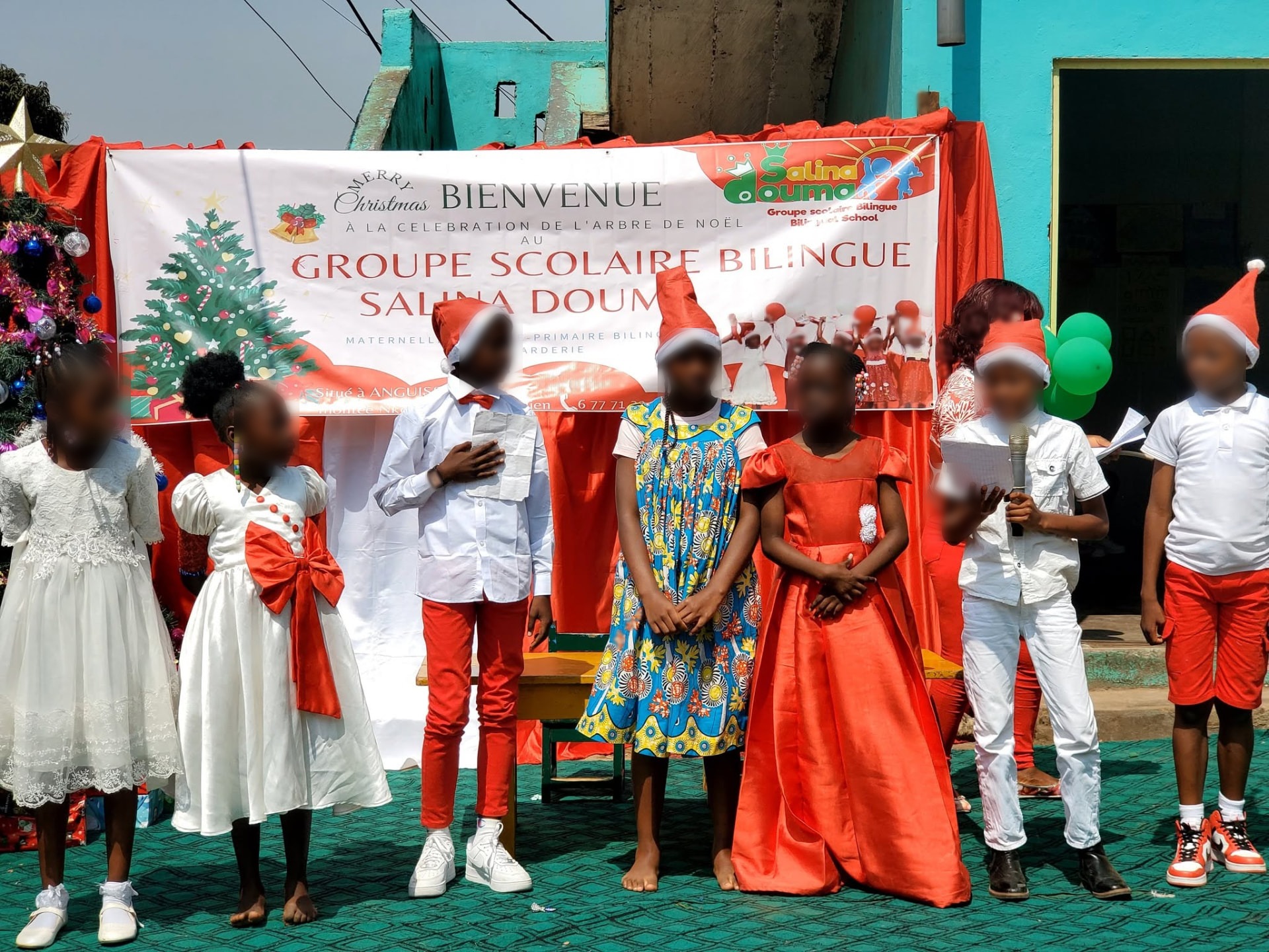 Spectacle de l'arbre de Noël du Groupe Scolaire Bilingue Salina Douma
